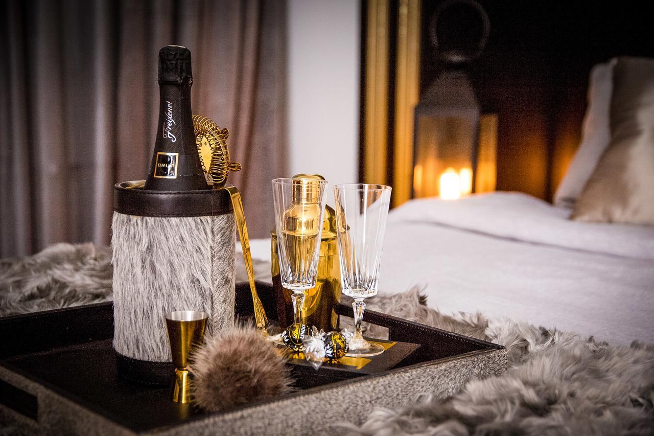 Boutique Hotel Mustaparta トルニオ エクステリア 写真